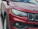 Used 2022 Jeep Compass Latitude image 5