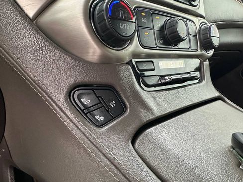 Used 2015 GMC Yukon Denali w/ Open Road Package AWD/4WD image 51
