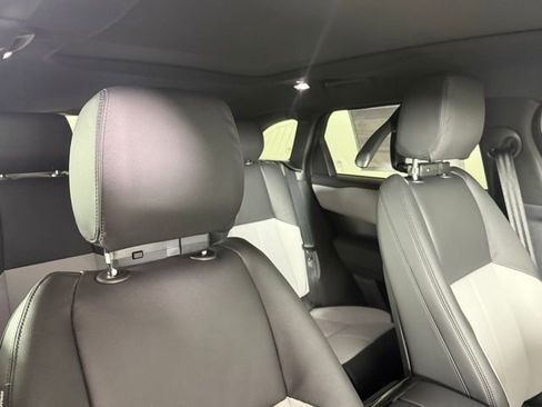 New 2026 Land Rover Range Rover Velar Dynamic SE AWD/4WD image 32