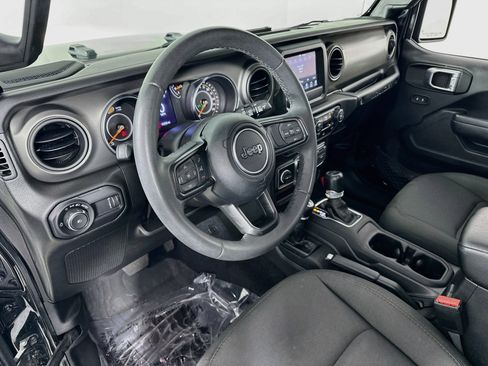 Used 2023 Jeep Wrangler Sport AWD/4WD image 9