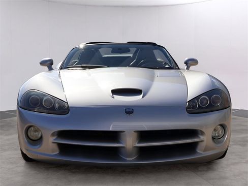 Used 2003 Dodge Viper SRT-10 image 2