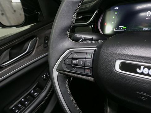 Used 2022 Jeep Grand Cherokee Limited 4xe image 36