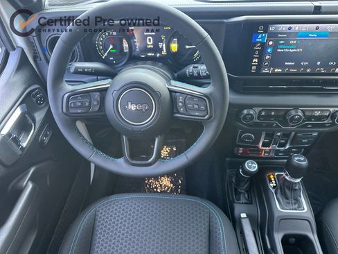 Certified 2025 Jeep Wrangler Unlimited Rubicon 4xe w/ Convenience Group AWD/4WD image 15