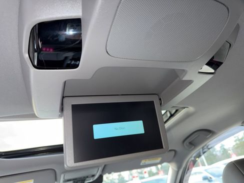 Used 2021 Honda Pilot Touring image 32