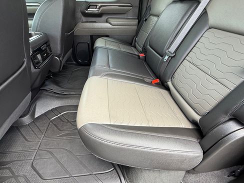 Used 2024 Chevrolet Silverado 1500 ZR2 AWD/4WD image 11