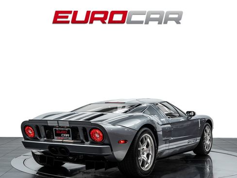 Used 2006 Ford GT RWD image 5