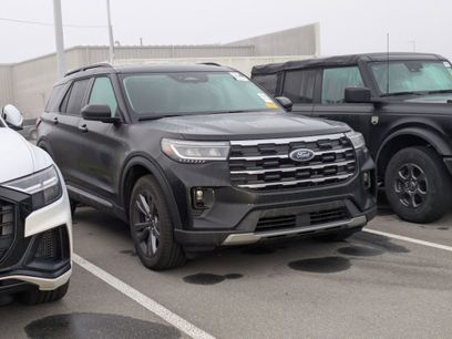 Certified 2025 Ford Explorer Active w/ Active Comfort Package