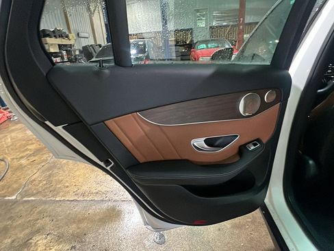 Used 2021 Mercedes-Benz GLC 300 300 4MATIC image 15