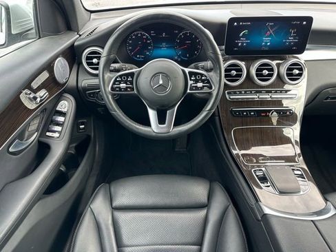 Used 2020 Mercedes-Benz GLC 300 4MATIC image 10