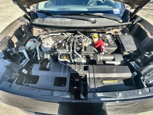 Used 2025 Nissan Kicks SV w/ Charging Package image 29
