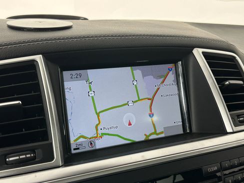 Used 2015 Mercedes-Benz GL 450 4MATIC image 46