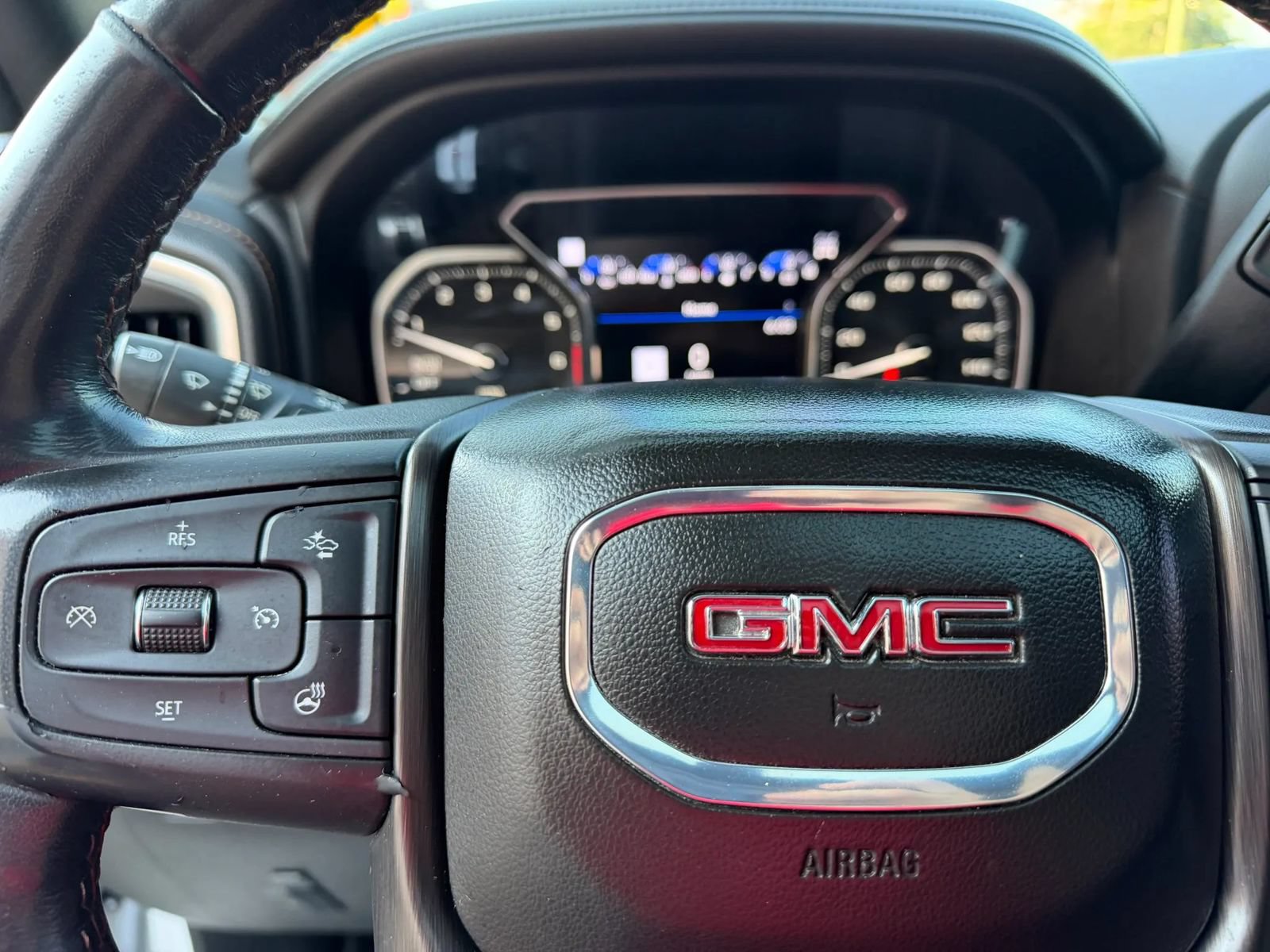 Used 2020 GMC Sierra 1500 AT4 w/ AT4 Premium Package AWD/4WD image 22