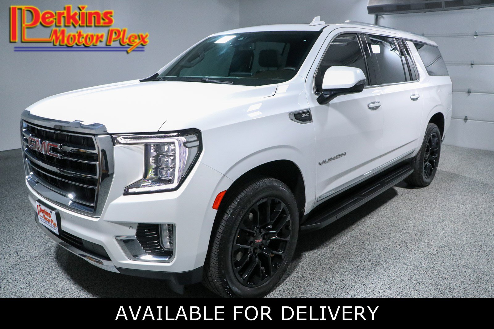 Used 2022 GMC Yukon XL SLT w/ SLT Premium Package RWD image 1