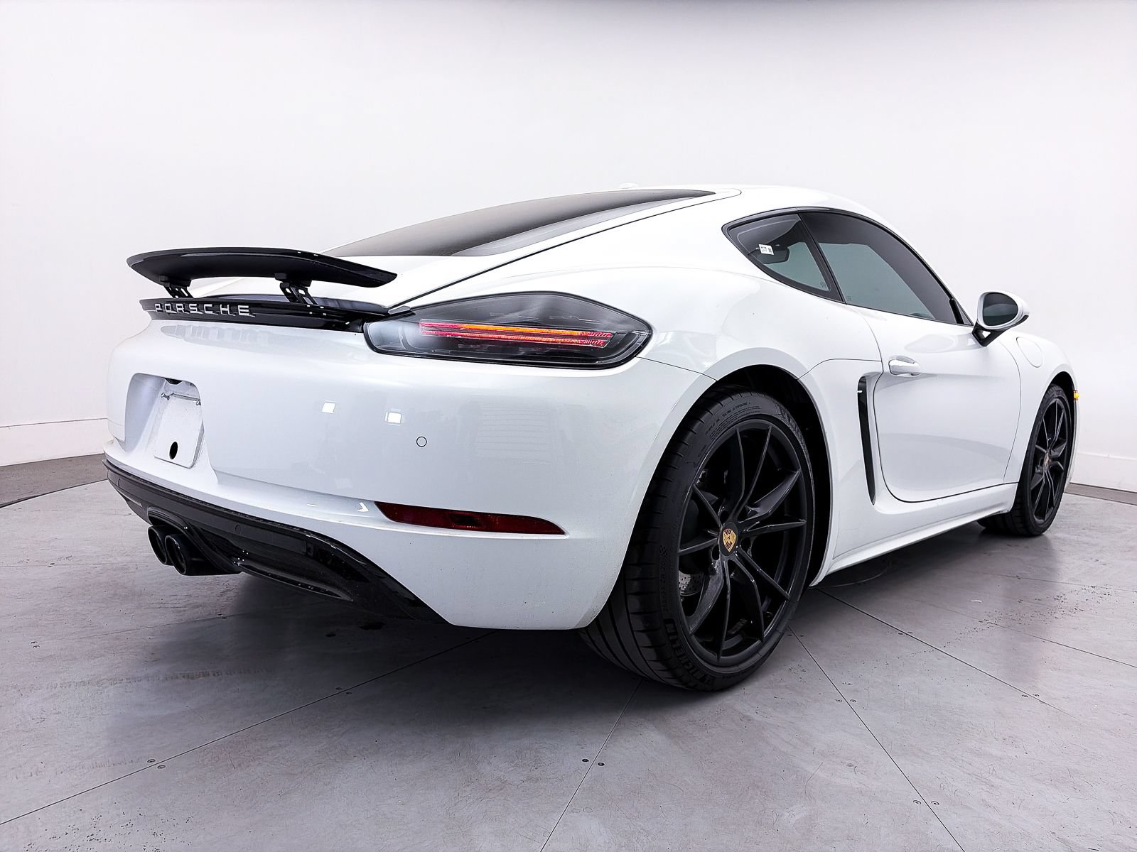 Used 2023 Porsche 718 Cayman w/ Exterior Package Painted RWD image 17