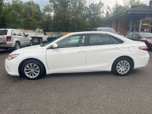 Used 2015 Toyota Camry SE image 8