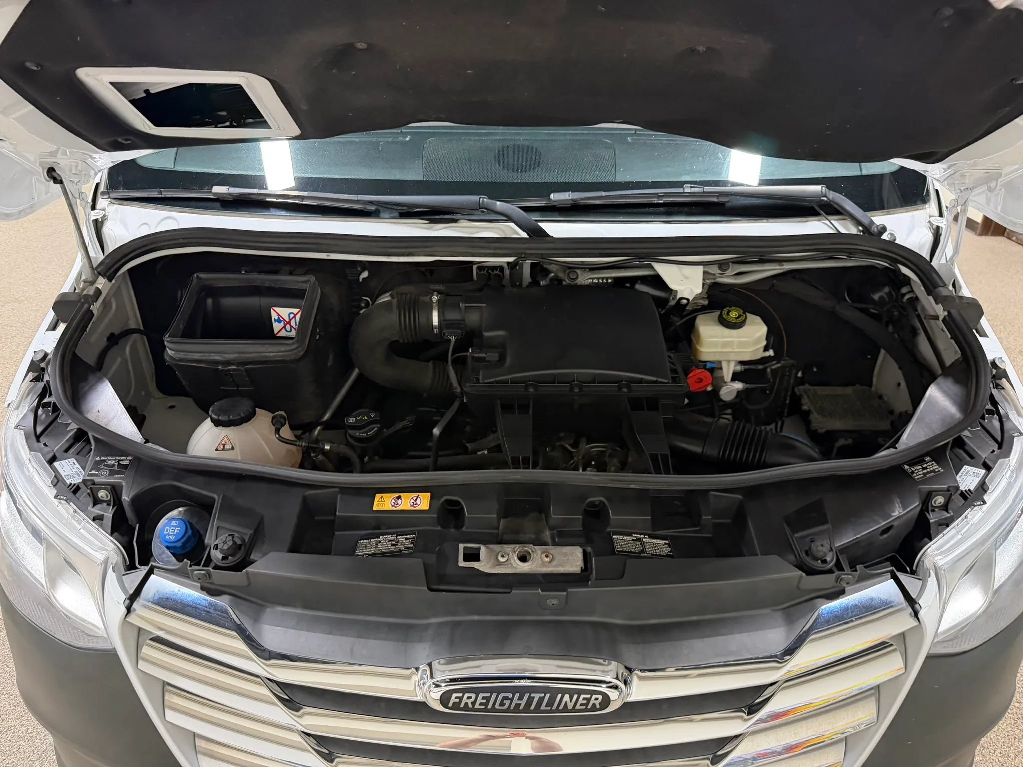 Used 2019 Freightliner Sprinter 144 RWD image 48