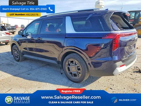 Used 2025 Kia Carnival EX image 3