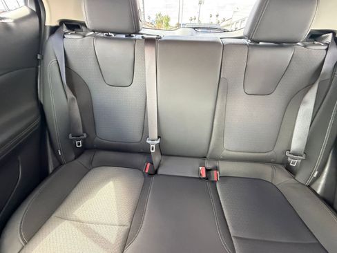 Used 2025 Buick Encore GX Preferred image 37