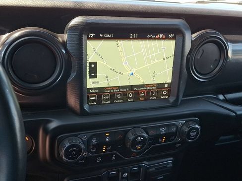 Used 2022 Jeep Wrangler Unlimited Sport AWD/4WD image 3