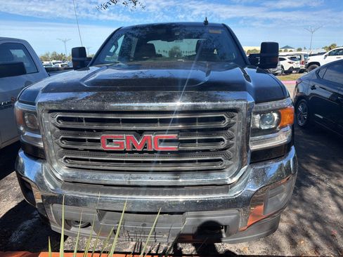 Used 2018 GMC Sierra 2500 SLE image 2
