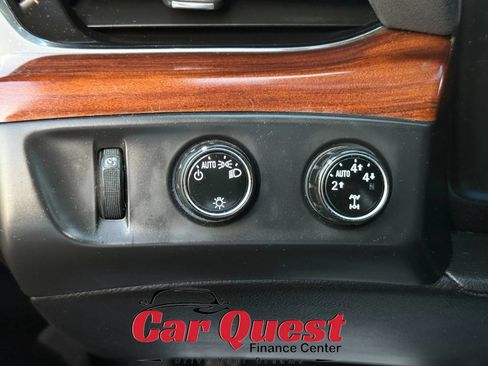Used 2016 Cadillac Escalade Luxury AWD/4WD image 36