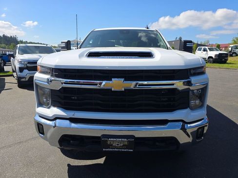 Used 2025 Chevrolet Silverado 2500 LT w/ Convenience Package AWD/4WD image 9