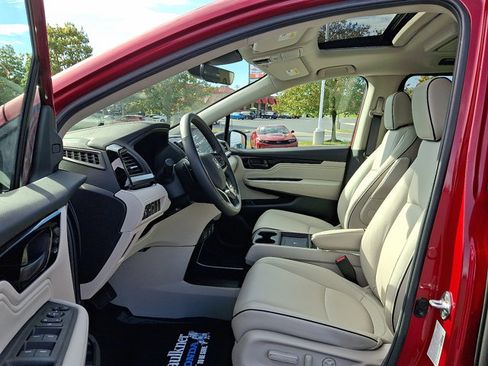 Certified 2025 Honda Odyssey Touring image 15