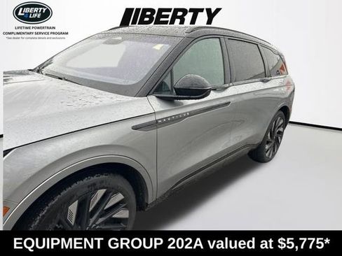 Used 2024 Lincoln Nautilus Reserve w/ Equipment Group 202A image 2