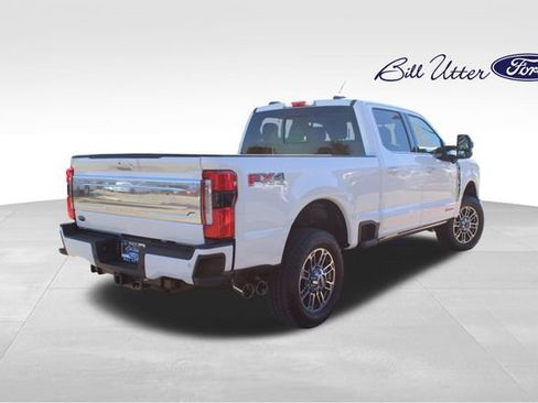 Used 2025 Ford F250 Platinum w/ Platinum Plus Package image 3