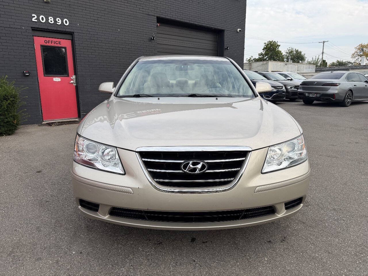 Used 2009 Hyundai Sonata GLS w/ Popular Equipment Pkg 2 FWD image 2