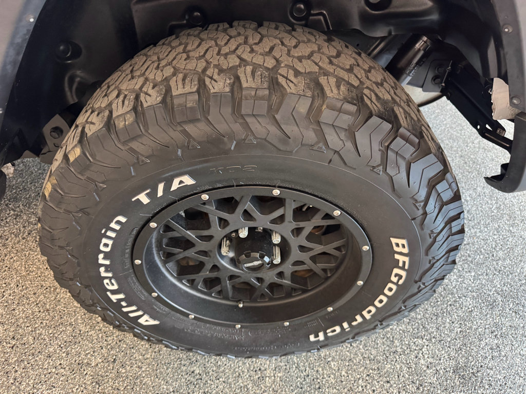Used 2018 Jeep Wrangler Unlimited Sahara w/ Cold Weather Group AWD/4WD image 14