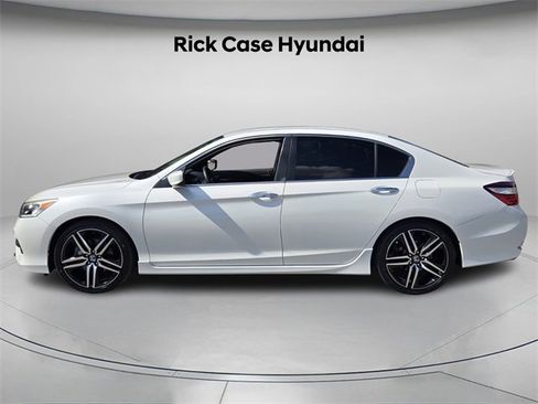 Used 2017 Honda Accord Sport image 3