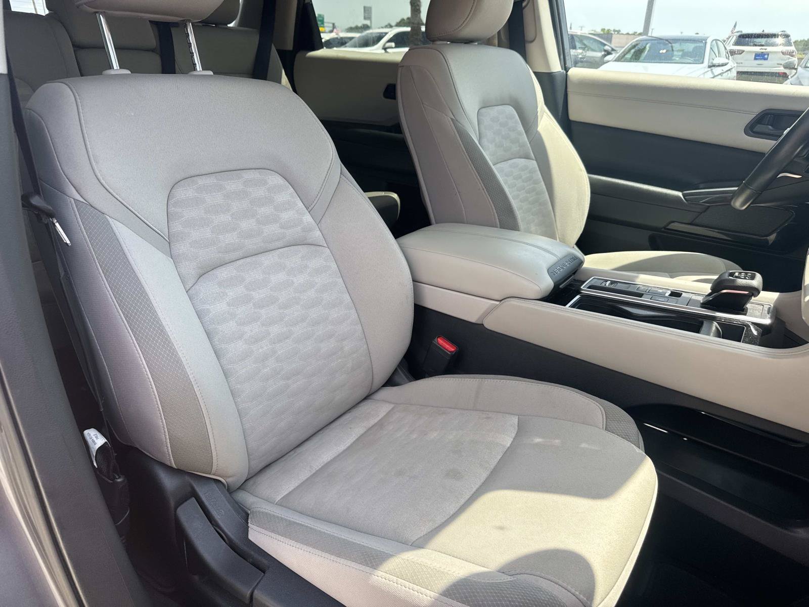 Used 2024 Nissan Pathfinder SV FWD image 12