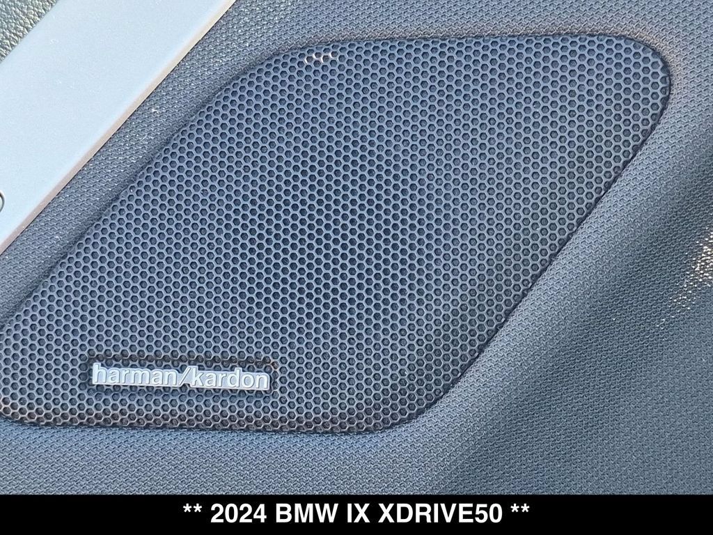 Used 2024 BMW iX xDrive50 w/ Premium Package AWD/4WD image 25