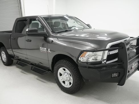 Used 2014 RAM 2500 Tradesman w/ Chrome Appearance Group RWD image 2