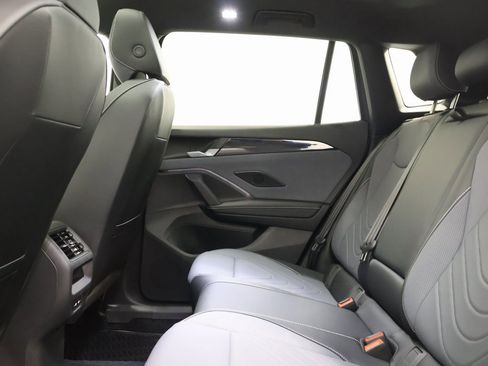 New 2026 Volkswagen Tiguan SE R-Line image 26