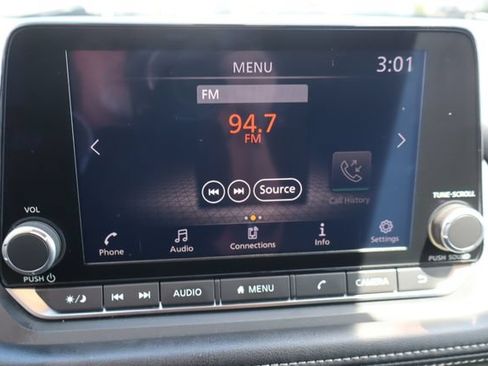 Used 2024 Nissan Rogue S FWD image 35