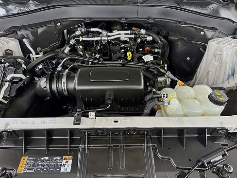 Used 2022 Ford Explorer XLT w/ Equipment Group 202A image 31