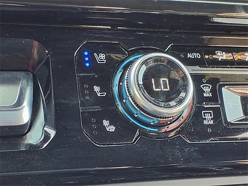 Used 2024 GMC Sierra 1500 AT4 w/ AT4 Premium Package image 8