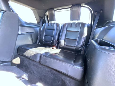 Used 2018 Ford Explorer XLT w/ Equipment Group 202A image 21