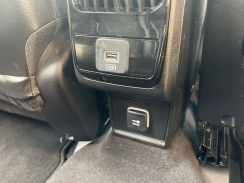 Used 2023 Jeep Compass Limited image 14