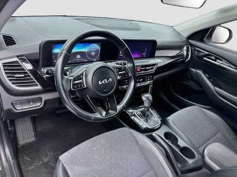 Used 2024 Kia Seltos S FWD image 7