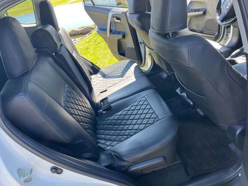 Used 2018 Toyota RAV4 XLE w/ Plus Extra Value Package image 6