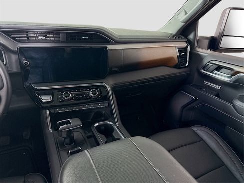 Used 2024 GMC Sierra 1500 Denali w/ Denali Reserve Package image 18