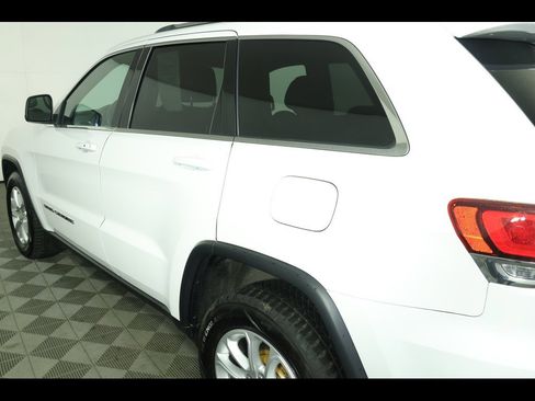Used 2021 Jeep Grand Cherokee Laredo image 18