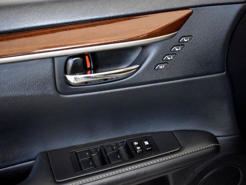Used 2014 Lexus ES 350 w/ Luxury Package FWD image 29