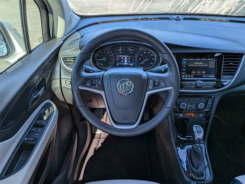 Used 2022 Buick Encore Preferred w/ Safety Package image 17