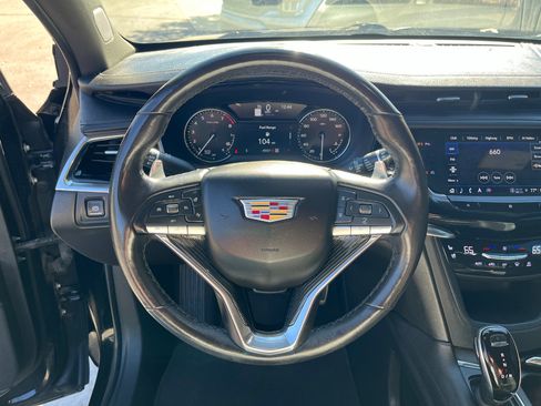 Used 2021 Cadillac XT6 Sport image 17