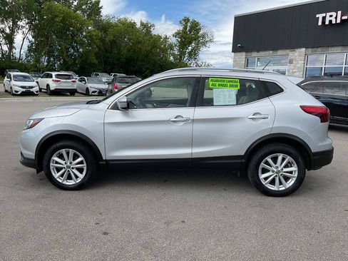 Used 2019 Nissan Rogue Sport SV AWD/4WD image 3