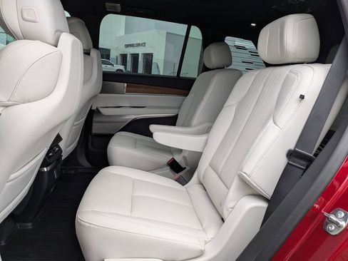 New 2026 Cadillac Vistiq Sport w/ LPO, Floor Liner Package image 16